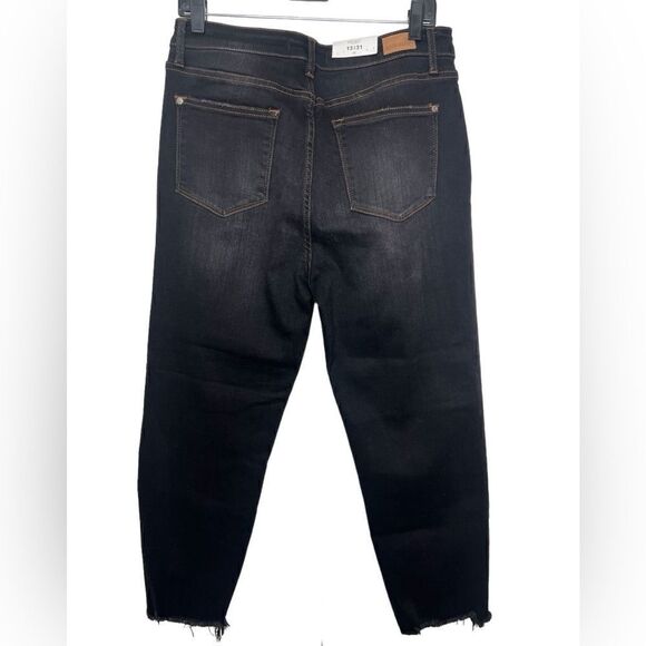 Judy Blue Black Knoxville High Waisted Destroyed Hem Cropped Straight Jeans 31 - Picture 3 of 12